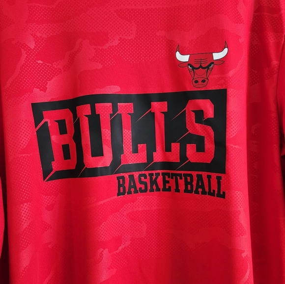 New Chicago Bulls Official NBA Long Sleeve shirt - Picture 3 of 6